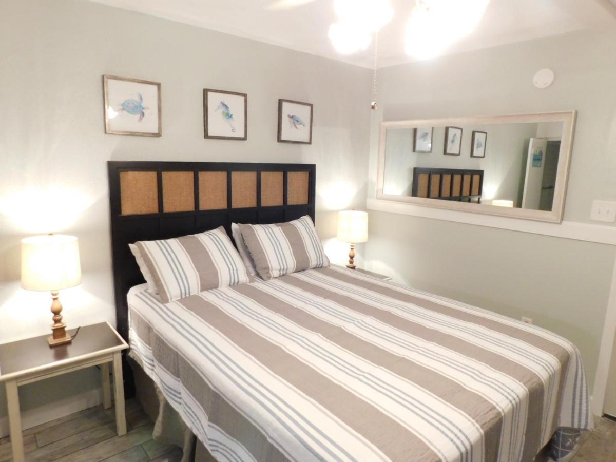 Budget Friendly Condo Perfect For A Romantic Getaway Within Walking Distance To The Beach! Gulf Shores Exteriér fotografie
