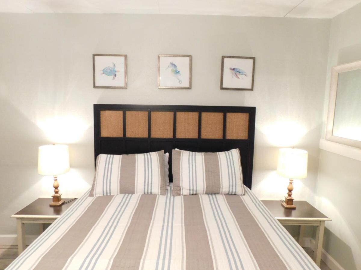 Budget Friendly Condo Perfect For A Romantic Getaway Within Walking Distance To The Beach! Gulf Shores Exteriér fotografie