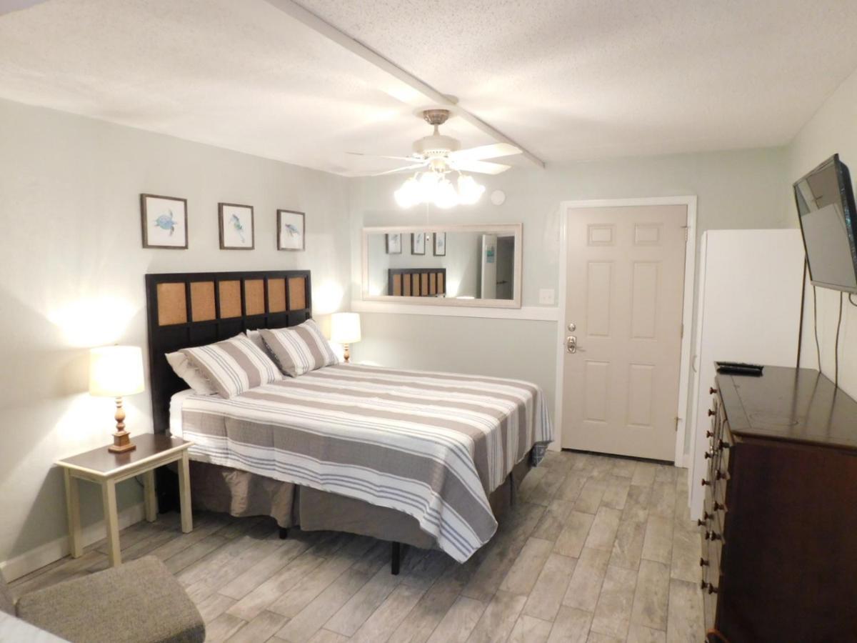 Budget Friendly Condo Perfect For A Romantic Getaway Within Walking Distance To The Beach! Gulf Shores Exteriér fotografie