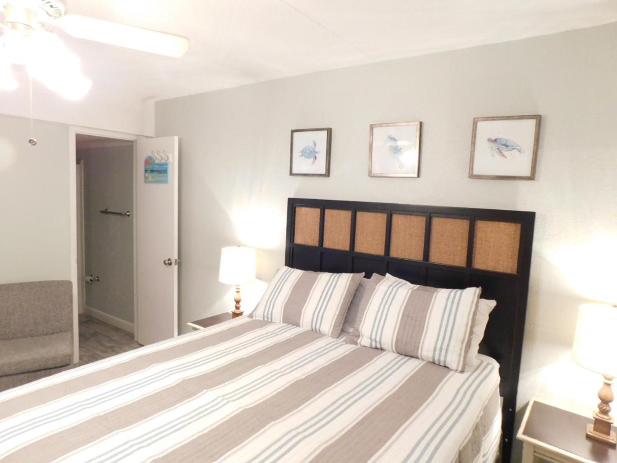 Budget Friendly Condo Perfect For A Romantic Getaway Within Walking Distance To The Beach! Gulf Shores Exteriér fotografie