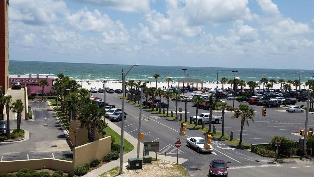 Budget Friendly Condo Perfect For A Romantic Getaway Within Walking Distance To The Beach! Gulf Shores Exteriér fotografie