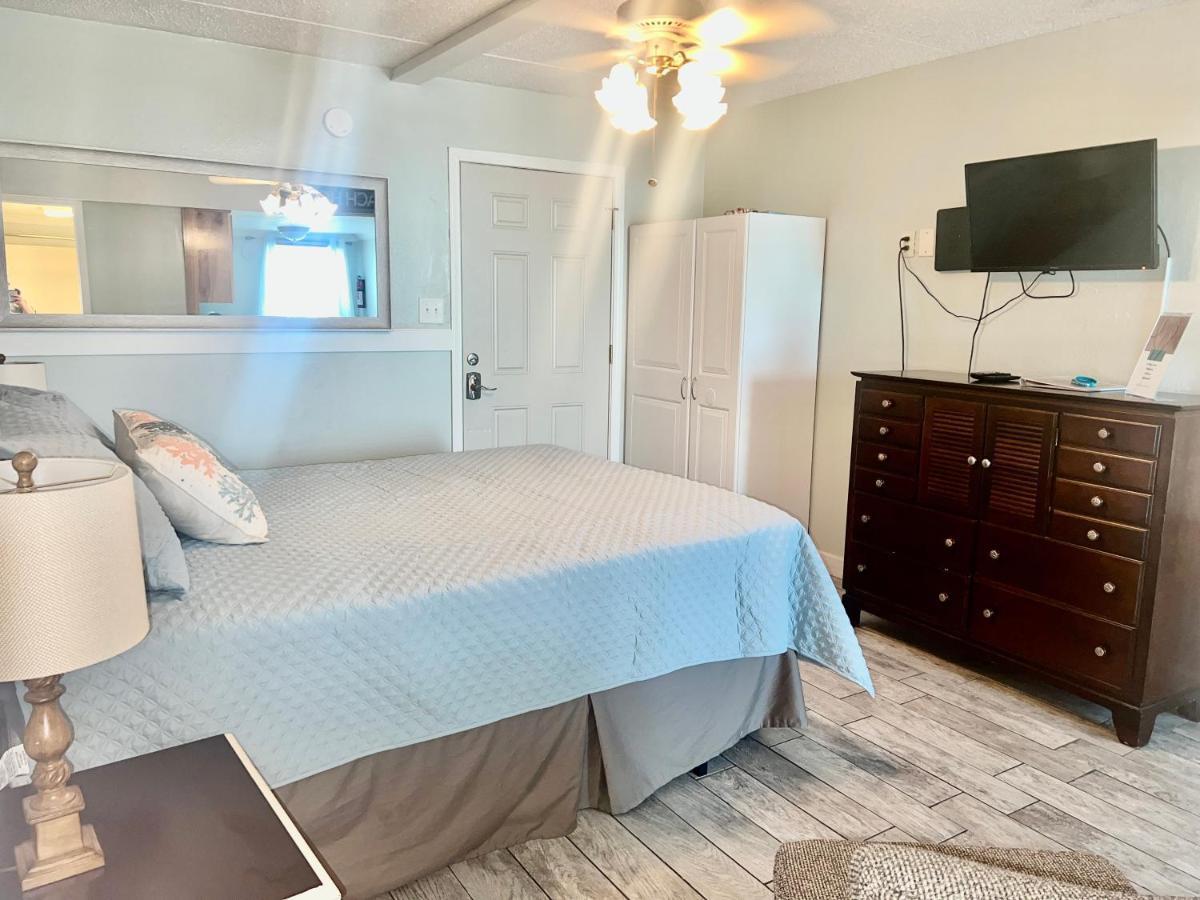 Budget Friendly Condo Perfect For A Romantic Getaway Within Walking Distance To The Beach! Gulf Shores Exteriér fotografie