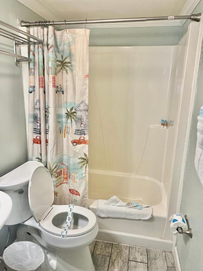 Budget Friendly Condo Perfect For A Romantic Getaway Within Walking Distance To The Beach! Gulf Shores Exteriér fotografie